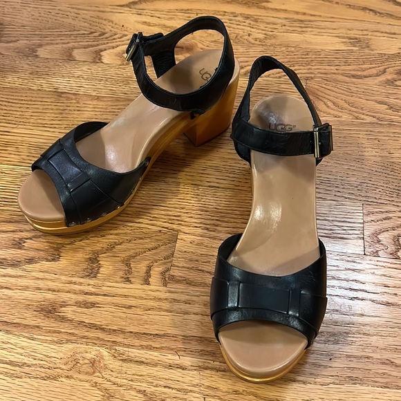 UGG Sandals 9 - Picture 2 of 5